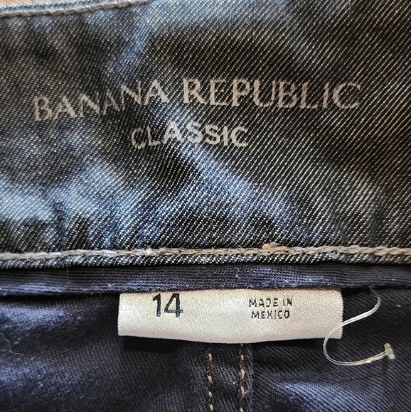 SOLD Banana Republic Classic Denim Capri Pants Size 14 Mid Rise Stretch Cuffed - Picture 8 of 9